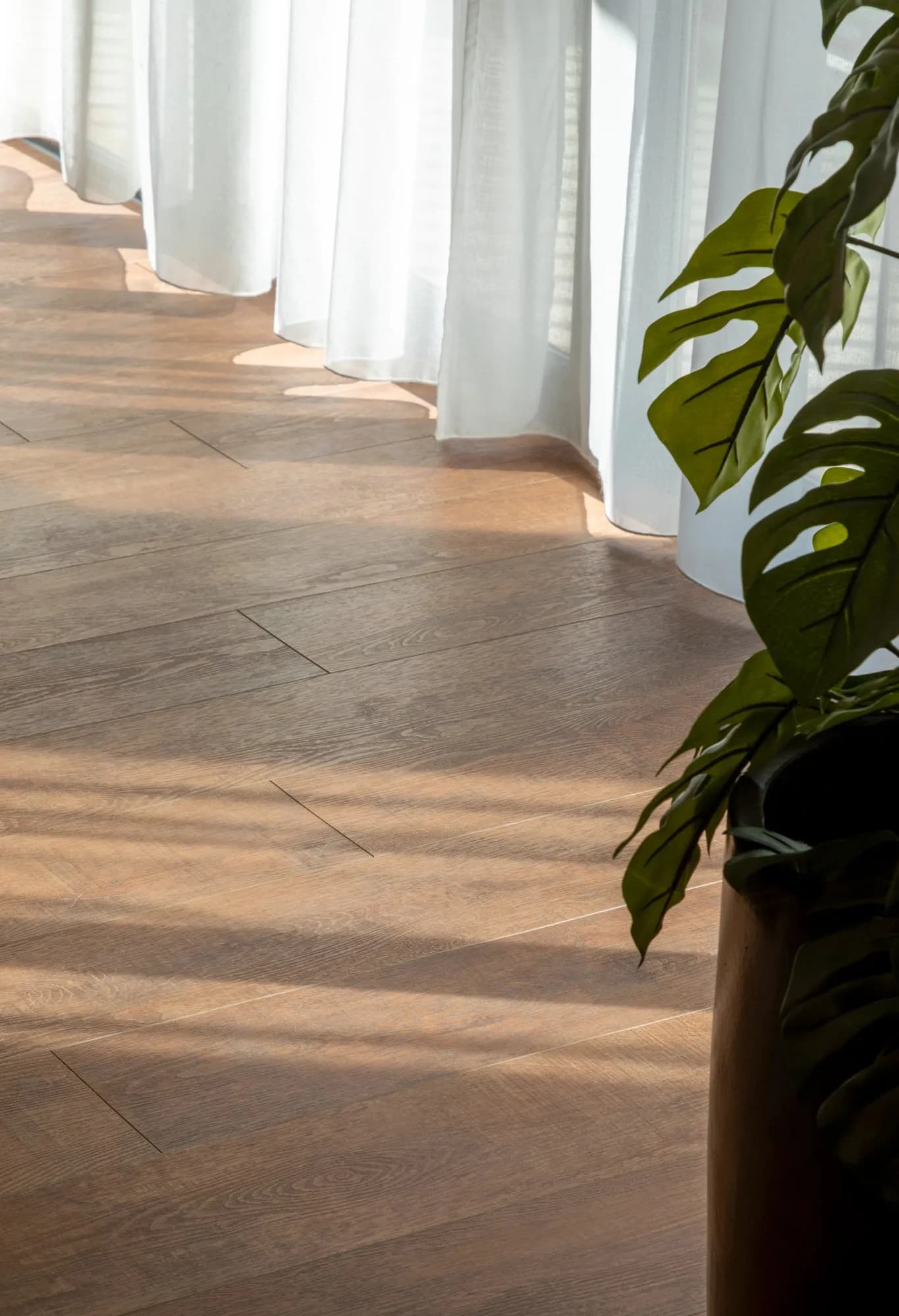 Coretec Vinylgulv Naturals Bark Oak lagt i rom