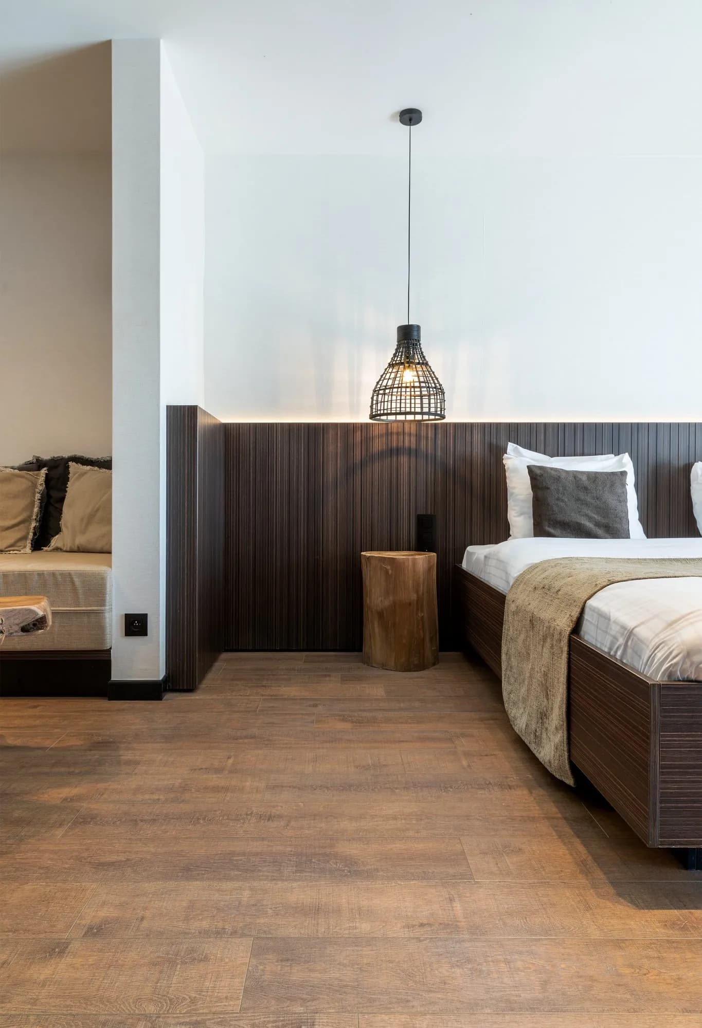 Coretec Vinylgulv Naturals Bark Oak lagt i rom