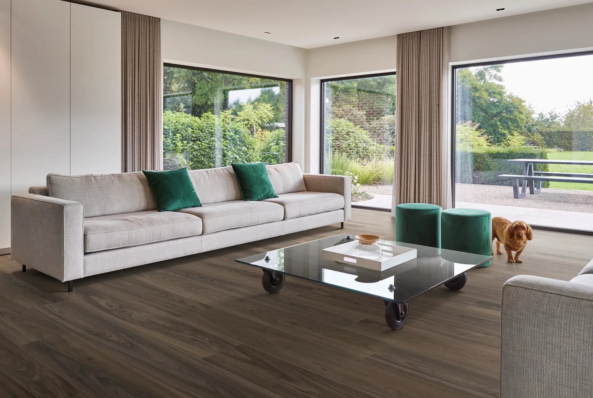Coretec Vinylgulv Naturals Juglans lagt i rom