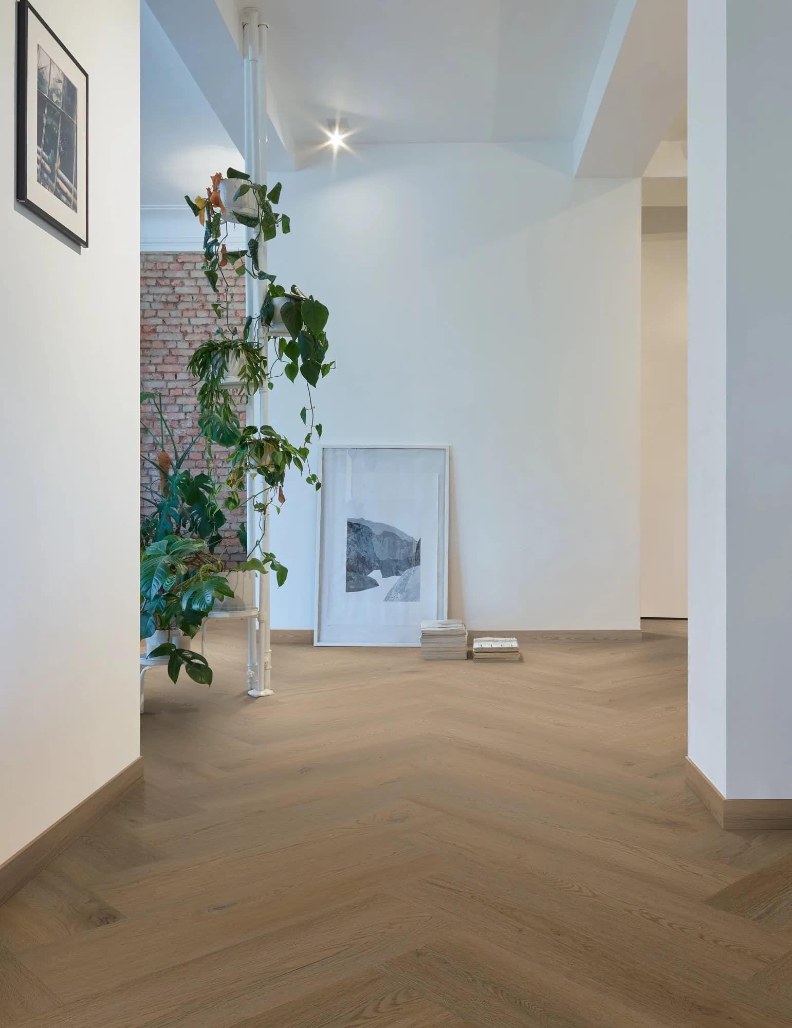 Vinylgulv Coretec Sorrel Fiskeben lagt i rom